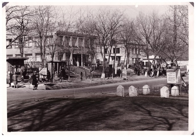 1969