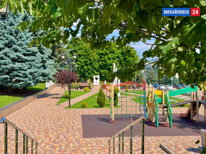 Сквер, Площадь Ленина, Михайловск