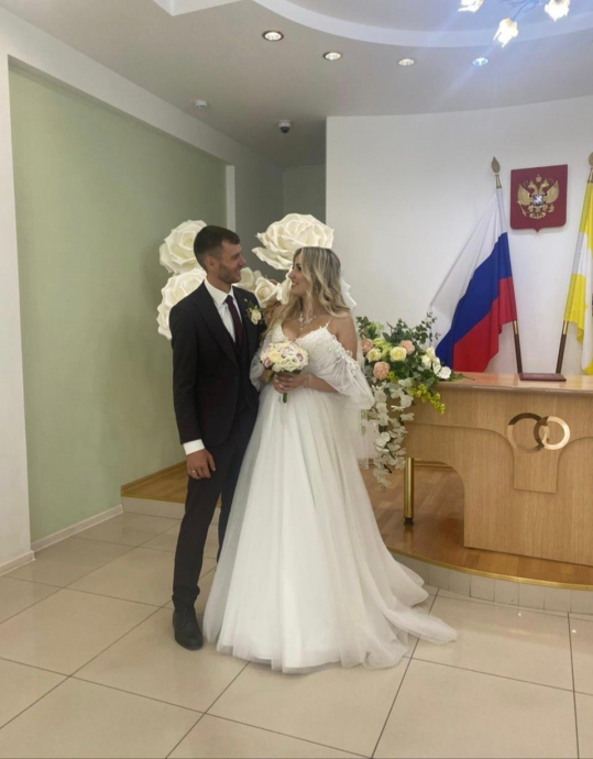 Делимся фотографиями молодожёнов, сказавших сегодня заветное «Да!» Делимся фотографиями молодожёнов, сказавших сегодня заветное «Да!»